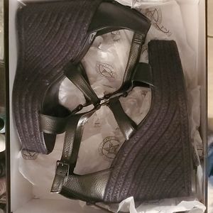 Black craft cult wedges